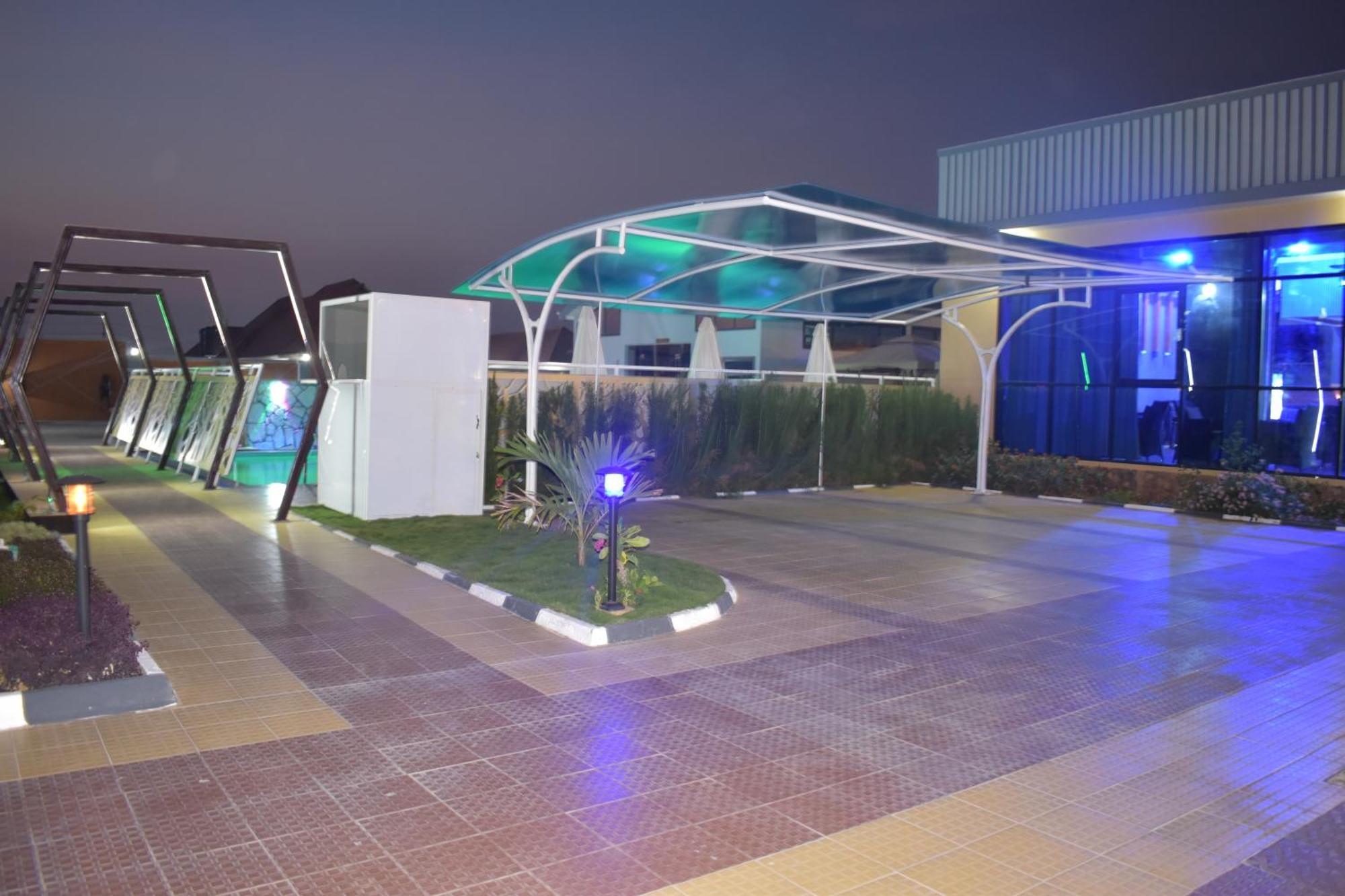 Brand Hotel Ντοντόμα Εξωτερικό φωτογραφία