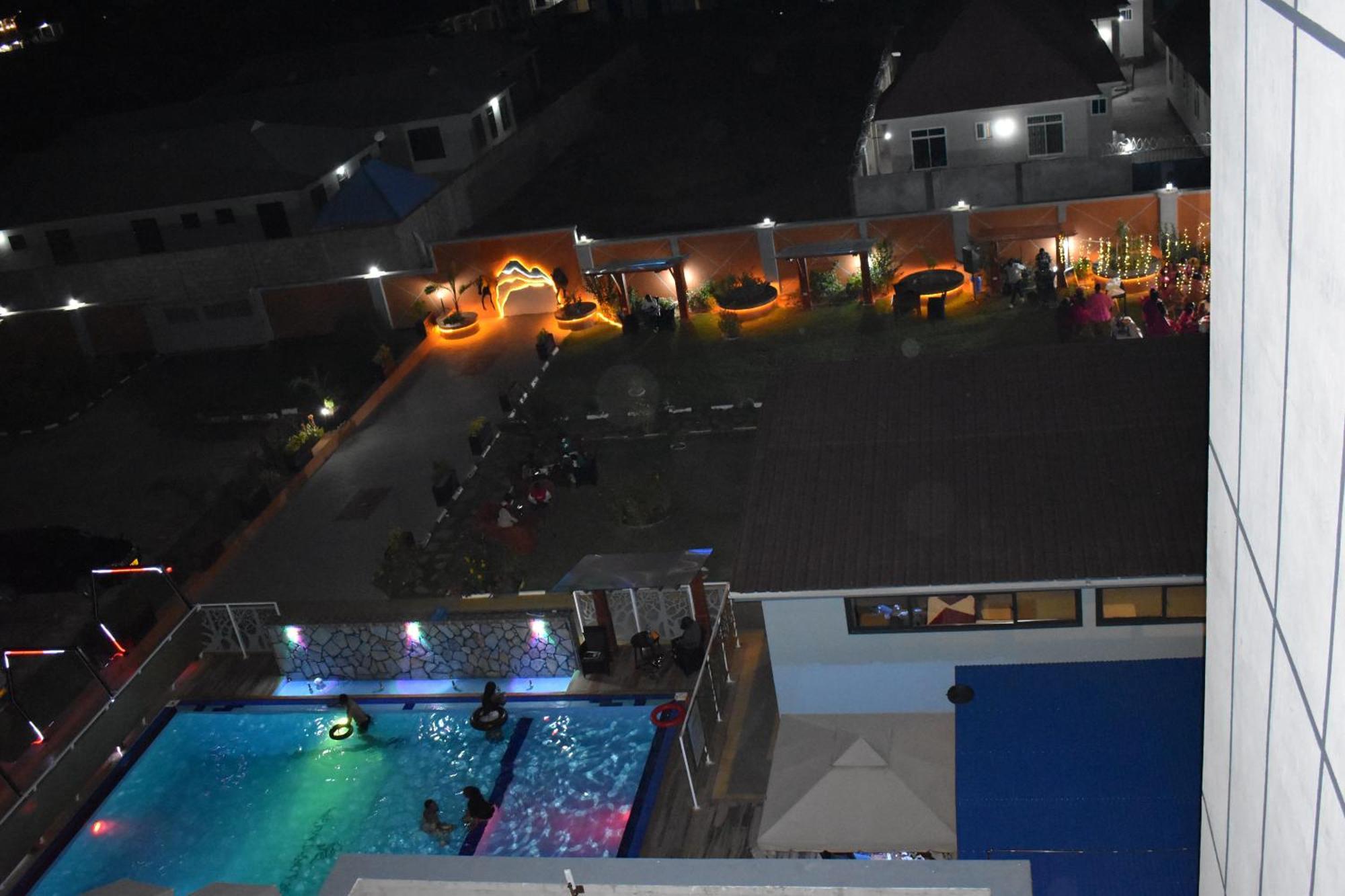 Brand Hotel Ντοντόμα Εξωτερικό φωτογραφία