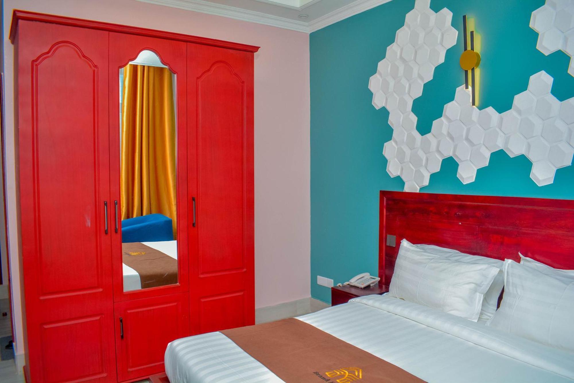 Brand Hotel Ντοντόμα Εξωτερικό φωτογραφία