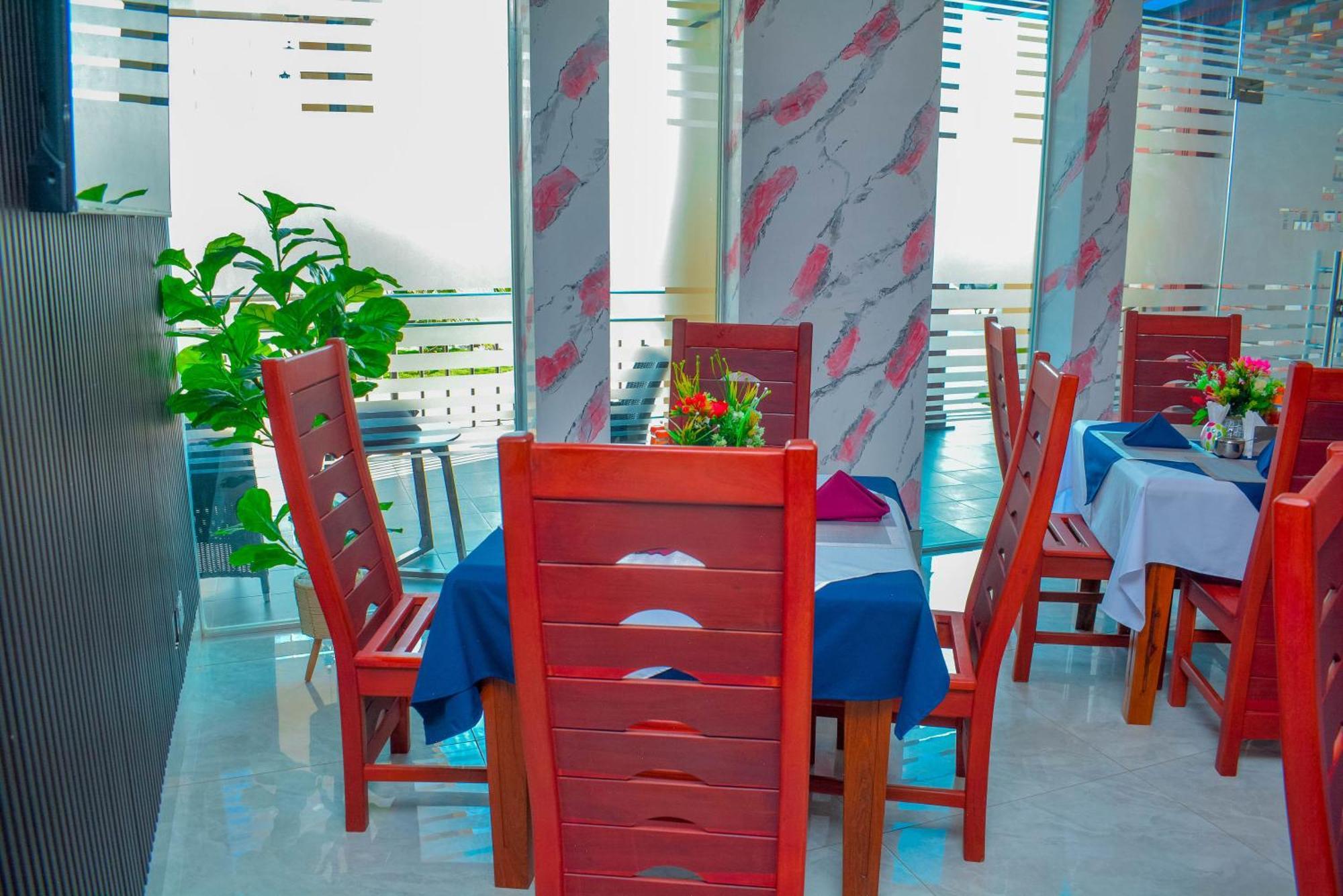 Brand Hotel Ντοντόμα Εξωτερικό φωτογραφία
