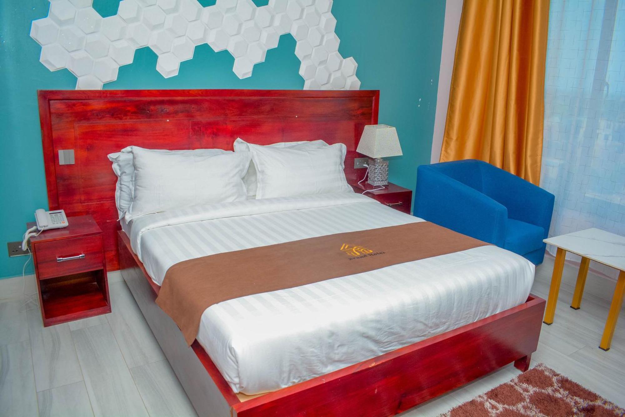 Brand Hotel Ντοντόμα Εξωτερικό φωτογραφία