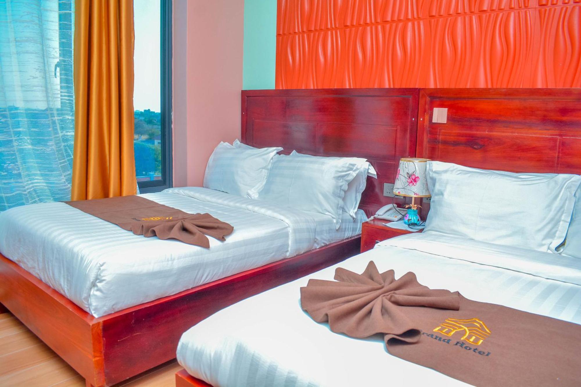 Brand Hotel Ντοντόμα Εξωτερικό φωτογραφία