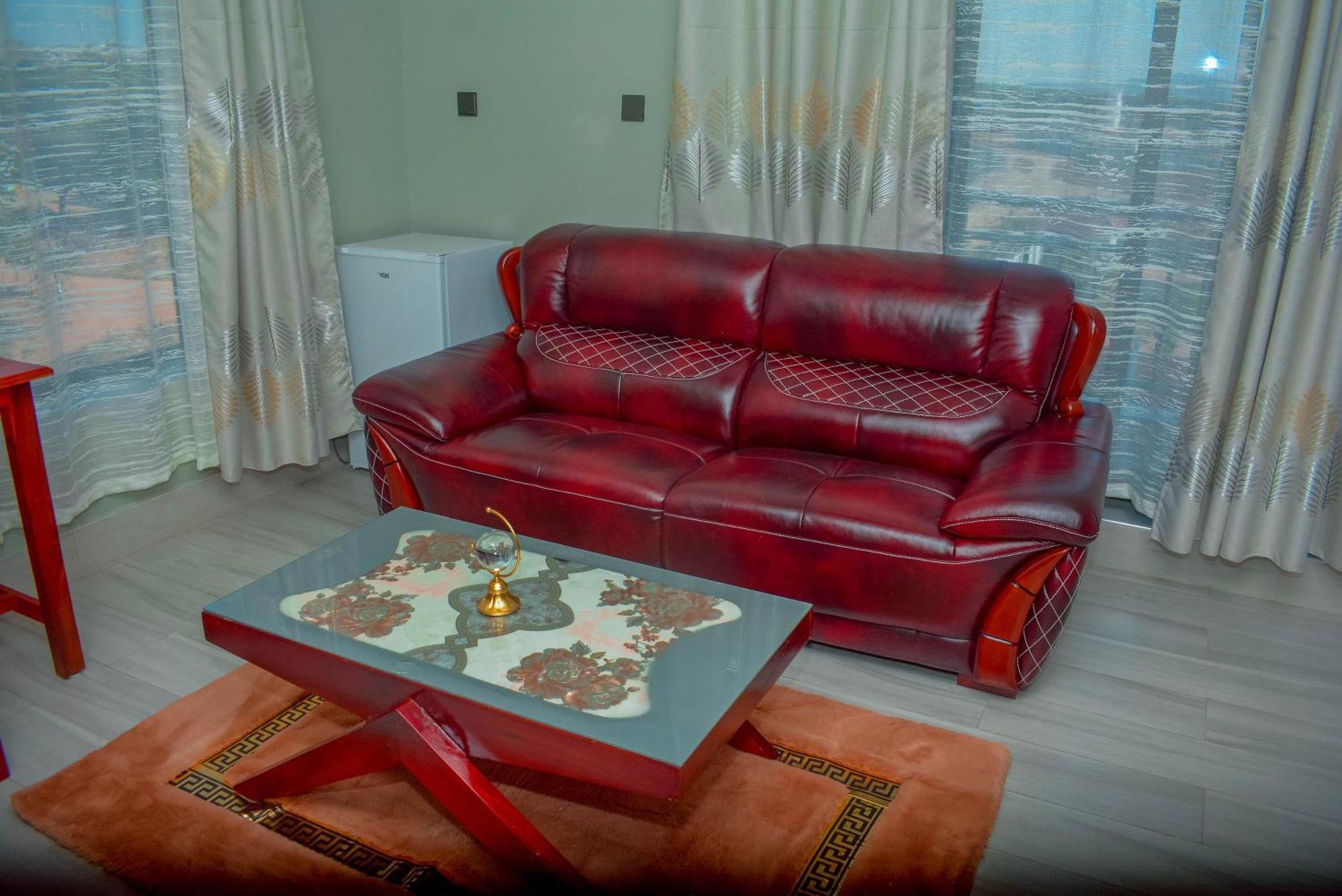Brand Hotel Ντοντόμα Εξωτερικό φωτογραφία