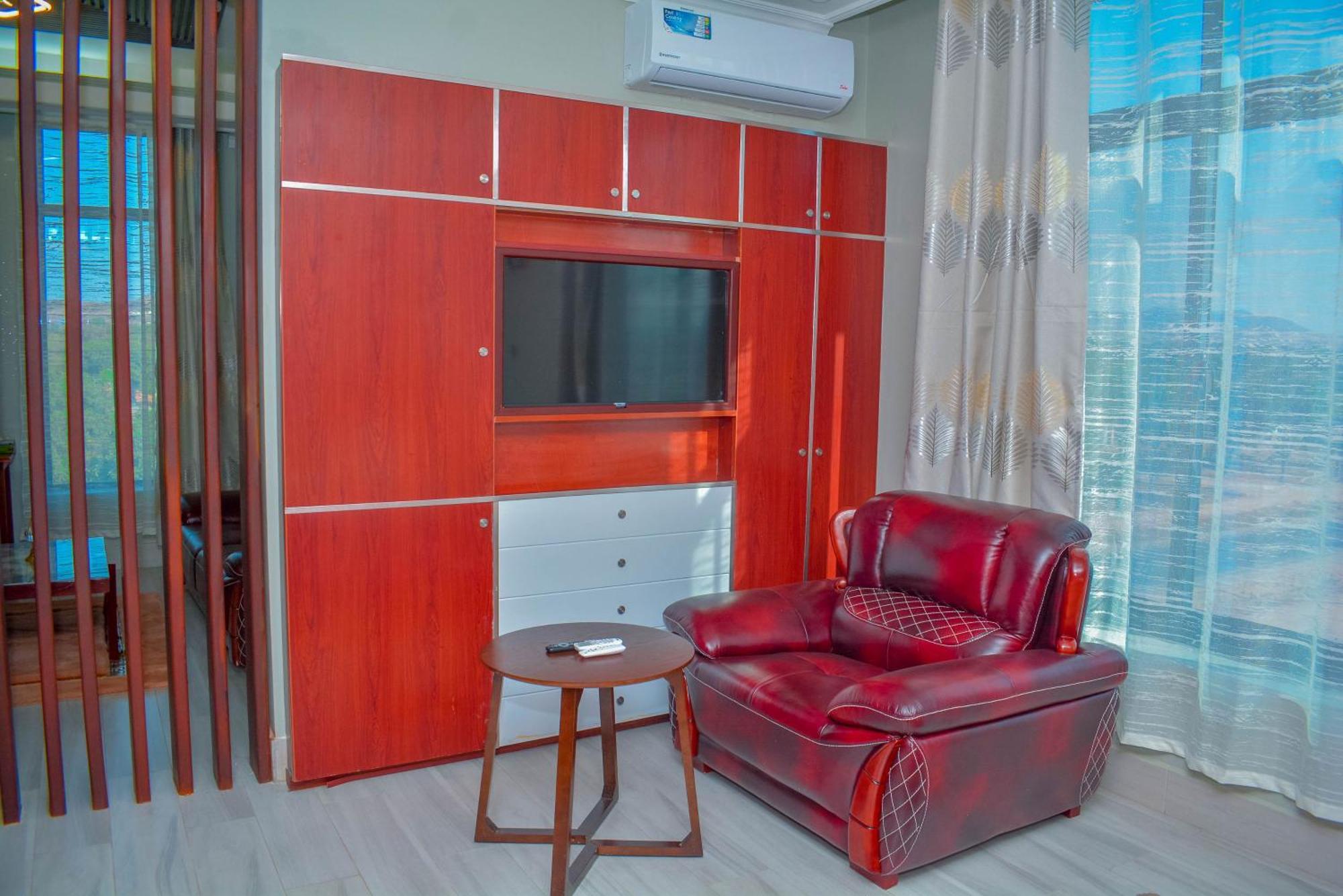 Brand Hotel Ντοντόμα Εξωτερικό φωτογραφία