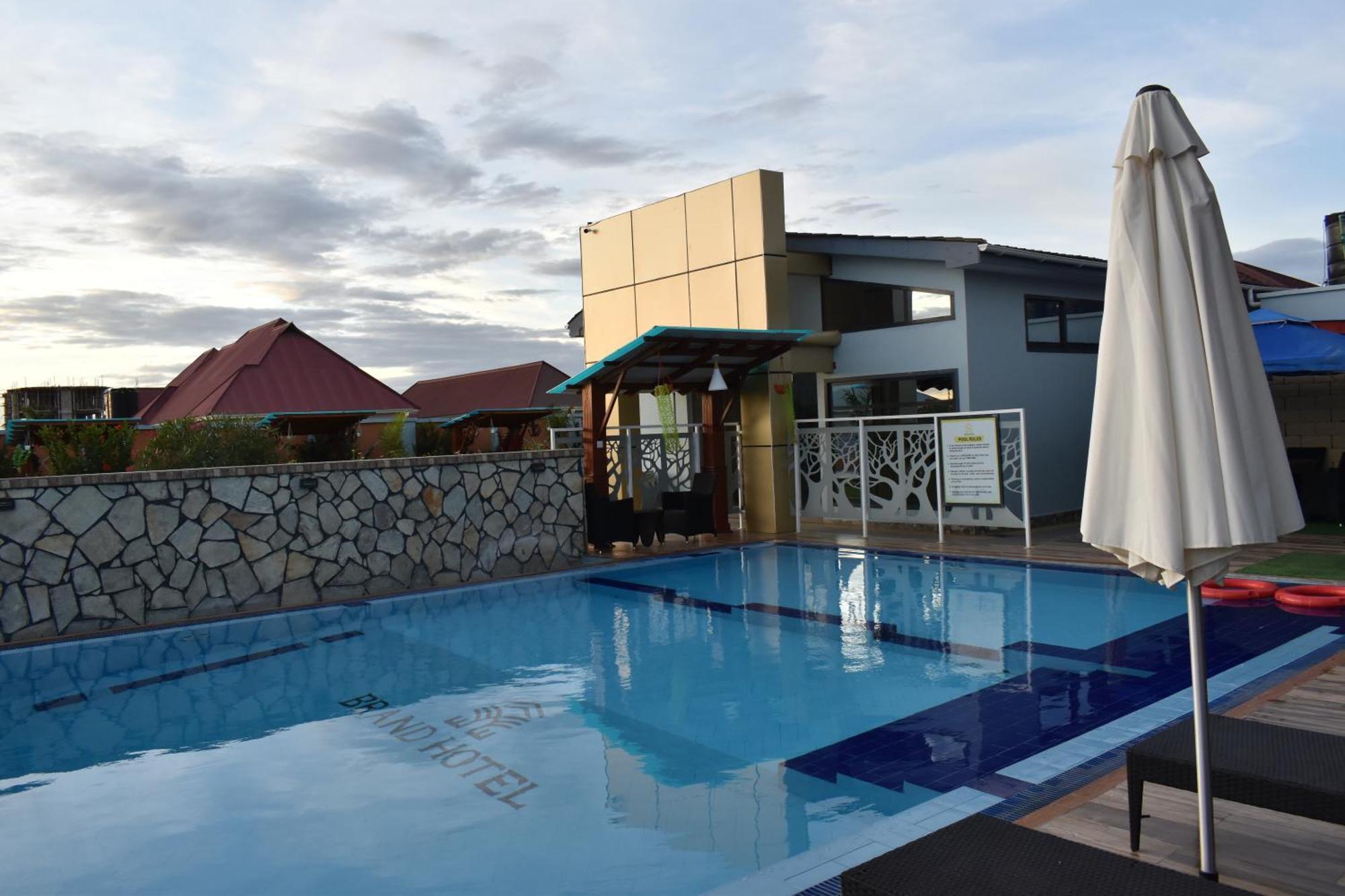Brand Hotel Ντοντόμα Εξωτερικό φωτογραφία